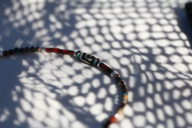 Collier Líthos